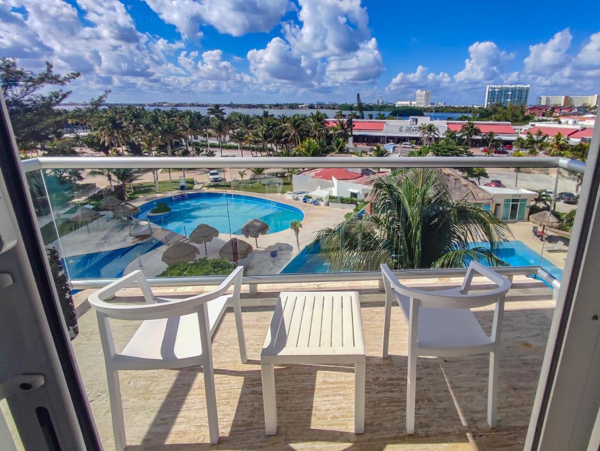 Paradise Beachfront & Nightlife Heart Cancún Exterior foto